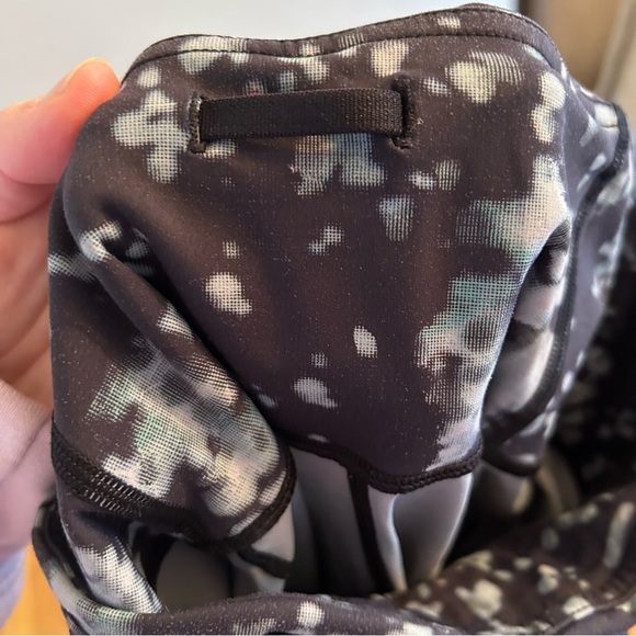 Lululemon Fast and Free Crop - Picture 8 of 9